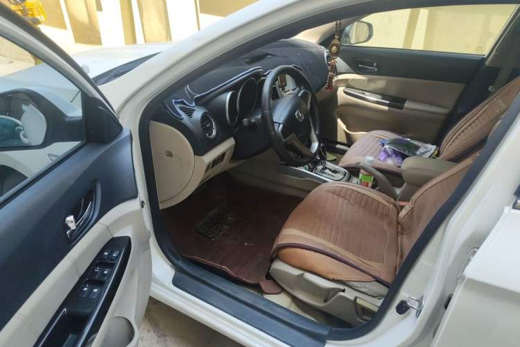 Used CHANGAN Eado 2013 1.6L Automatic Elite Model China IV Standard Driver Seat