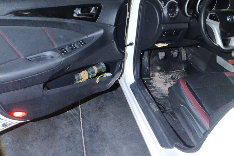 Used CHANGAN Eado 2013 1.6L Manual Junkuo Model China IV Standard Driver Seat