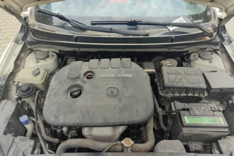 Used CHANGAN Eado 2013 1.6L Automatic ZhiKu Model China IV Standard Engine Bay