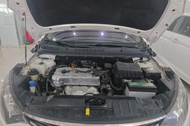 Used CHANGAN Eado 2013 1.6L Manual ZhiKu Model China IV Standard Engine Bay