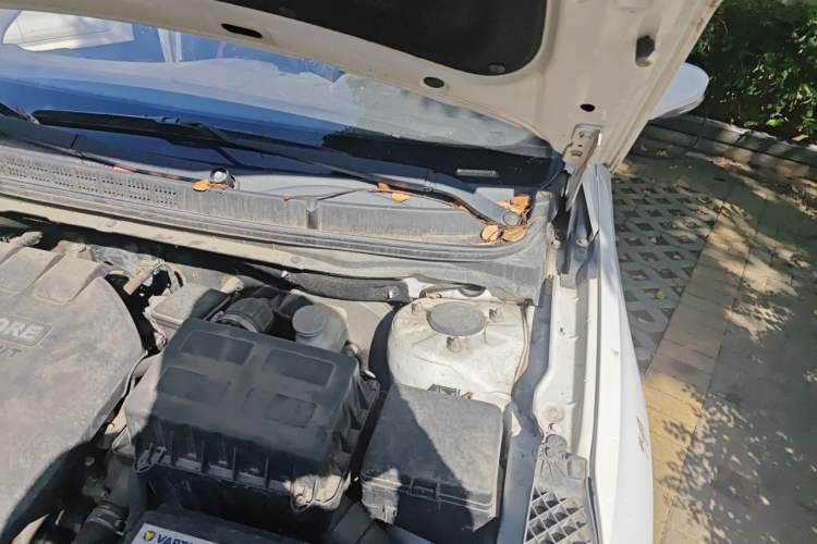 Used CHANGAN Eado 2013 1.6L Automatic ZhiKu Model China IV Standard Engine Bay Left