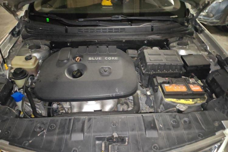 Used CHANGAN Eado 2013 1.6L Manual Luxury Model China V Standard Engine Bay