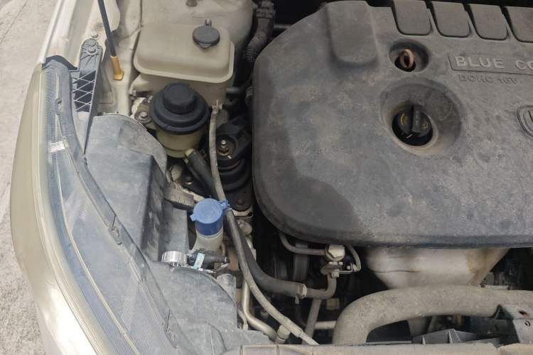 Used CHANGAN Eado 2013 1.6L Manual Elite Model China IV Standard Engine Bay Right