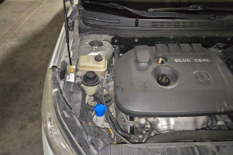 Used CHANGAN Eado 2013 1.6L Manual Luxury Model China V Standard Engine Bay Right