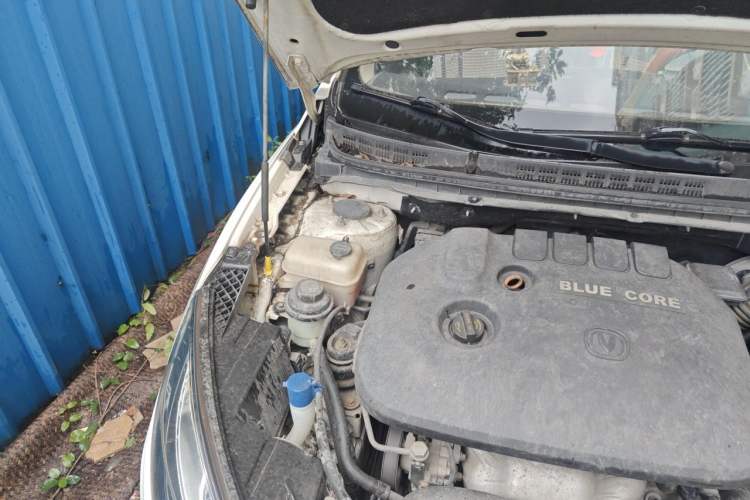 Used CHANGAN Eado 2013 1.6L Manual Luxury Model China V Standard Engine Bay Right