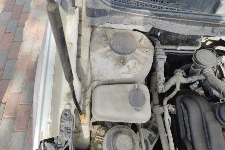 Used CHANGAN Eado 2013 1.6L Manual Luxury Model China V Standard Engine Bay Right