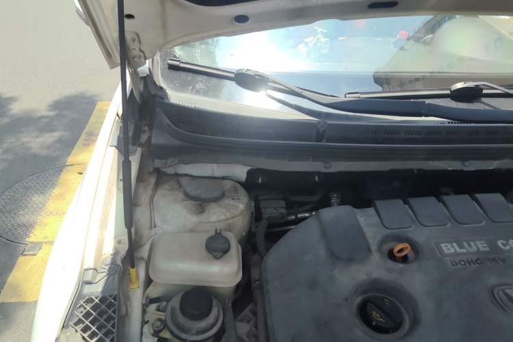 Used CHANGAN Eado 2013 1.6L Manual Junkuo Model China IV Standard Engine Bay Right