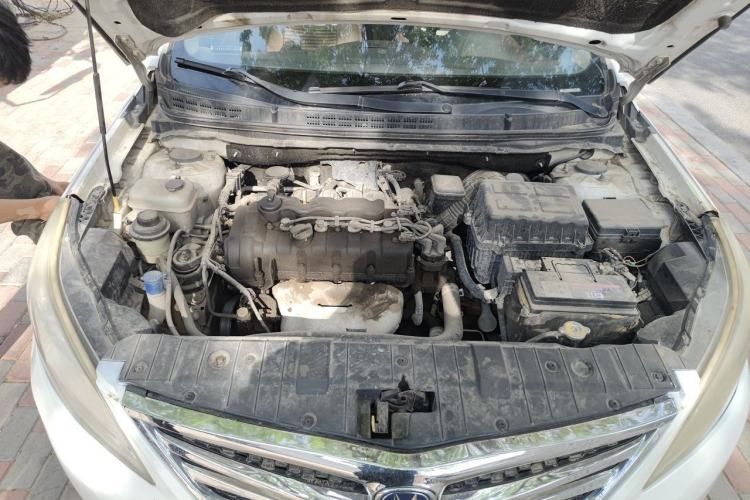 Used CHANGAN Eado 2013 1.6L Manual Luxury Model China V Standard Engine Bay
