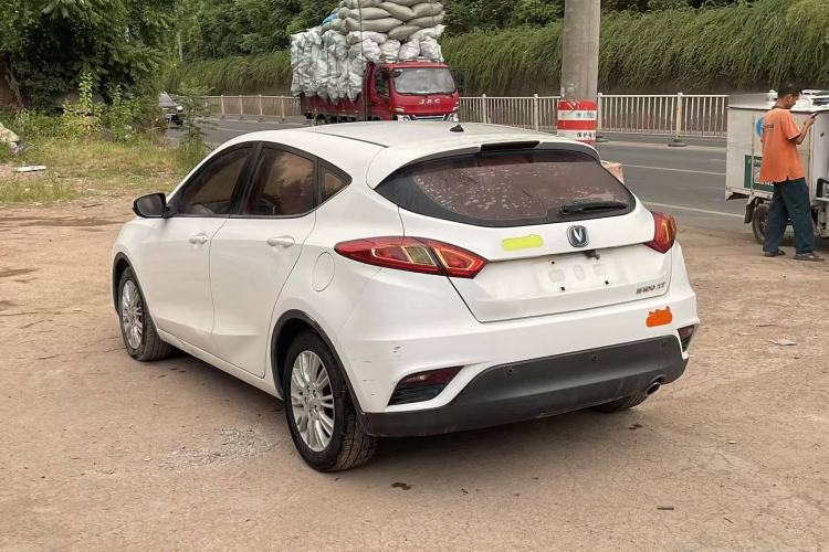 Used CHANGAN Eado 2013 1.6L Manual Junkuo Model China IV Standard Exterior 3