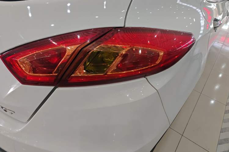 Used CHANGAN Eado 2013 1.6L Automatic Junku Model China IV Standard Exterior 3