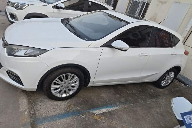 Used CHANGAN Eado 2013 1.6L Manual Junkuo Model China IV Standard Exterior 3