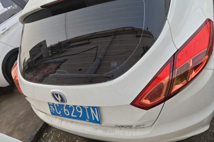 Used CHANGAN Eado 2013 1.6L Manual Junkuo Model China IV Standard Exterior 4