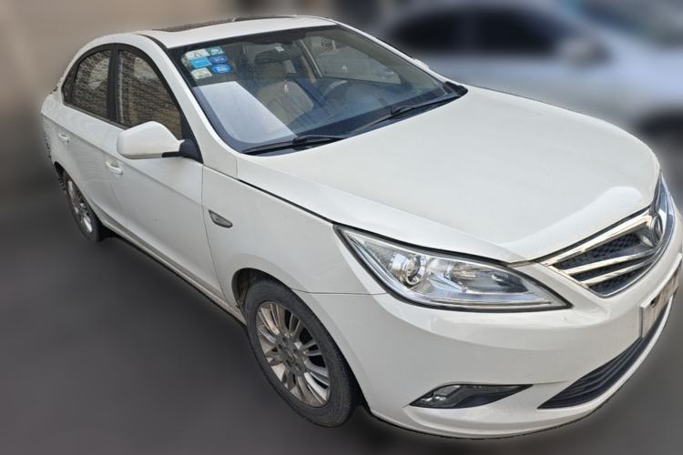 Used CHANGAN Eado 2013 1.6L Manual Luxury Model China V Standard Front Right 45 Deg