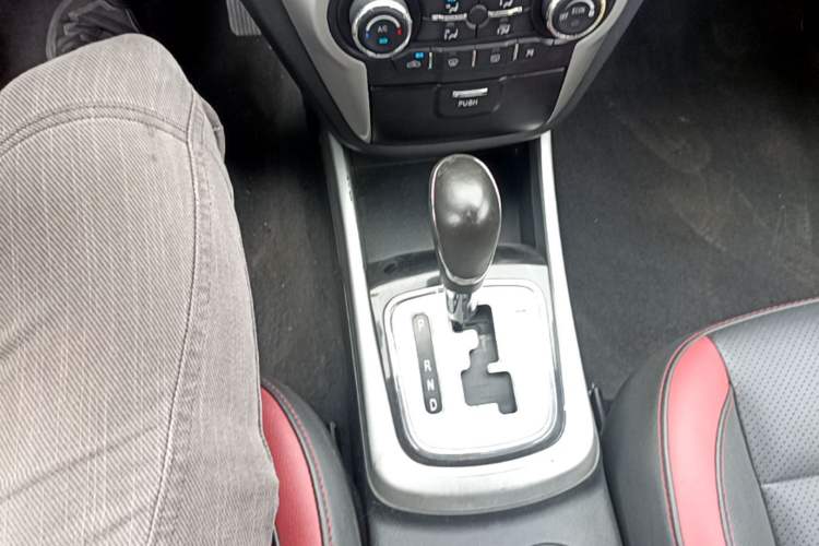 Used CHANGAN Eado 2013 1.6L Automatic Junku Model China IV Standard Gear Lever