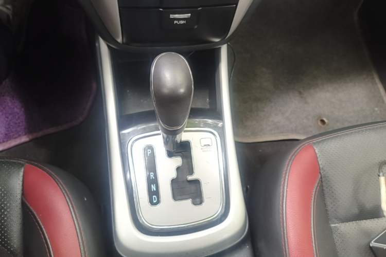 Used CHANGAN Eado 2013 1.6L Automatic Junku Model China IV Standard Gear Lever