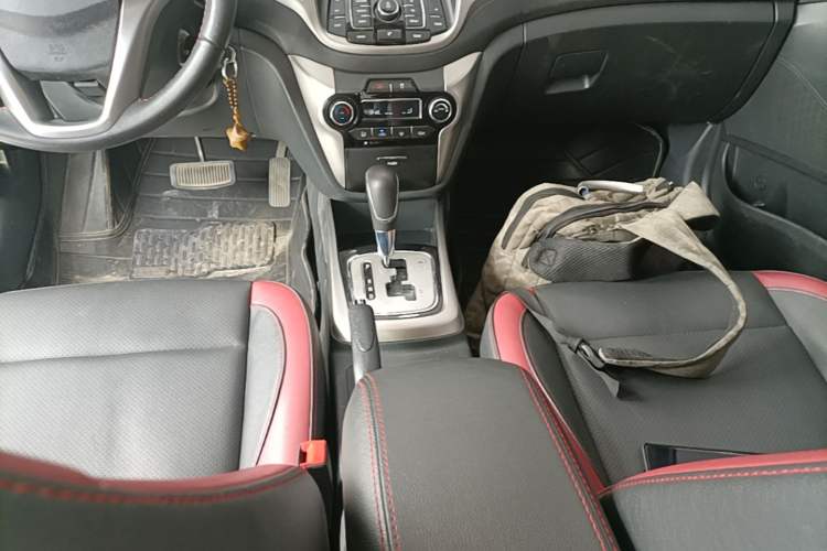 Used CHANGAN Eado 2013 1.6L Automatic Junku Model China IV Standard Gear Lever