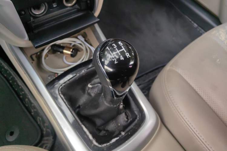 Used CHANGAN Eado 2013 1.6L Manual Luxury Model China V Standard Gear Lever