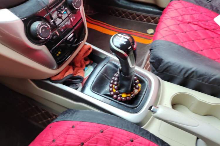 Used CHANGAN Eado 2013 1.6L Manual Luxury Model China V Standard Gear Lever