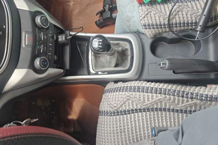 Used CHANGAN Eado 2013 1.6L Manual Luxury Model China V Standard Gear Lever