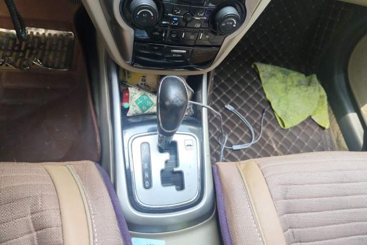 Used CHANGAN Eado 2013 1.6L Automatic Elite Model China IV Standard Gear Lever