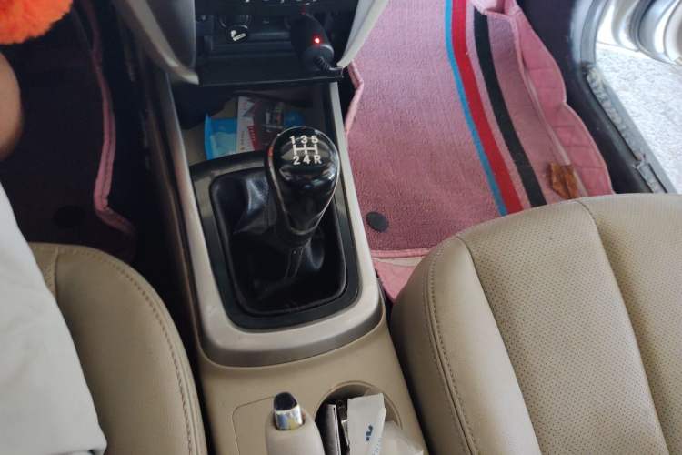 Used CHANGAN Eado 2013 1.6L Manual Luxury Model China V Standard Gear Lever