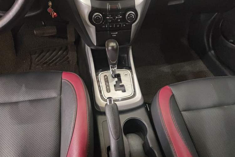 Used CHANGAN Eado 2013 1.6L Automatic Junku Model China IV Standard Gear Lever