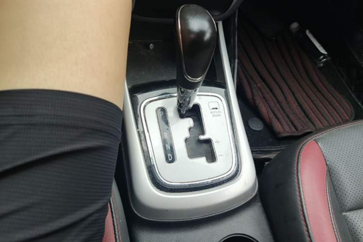 Used CHANGAN Eado 2013 1.6L Automatic Junku Model China IV Standard Gear Lever