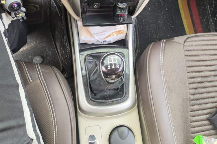 Used CHANGAN Eado 2013 1.6L Manual Luxury Model China V Standard Gear Lever
