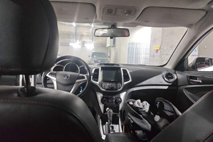 Used CHANGAN Eado 2013 1.6L Automatic ZhiKu Model China IV Standard Headliner