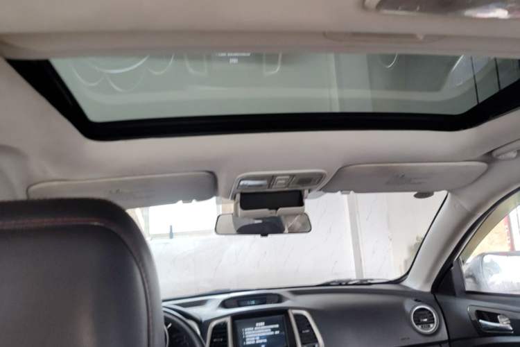 Used CHANGAN Eado 2013 1.6L Automatic ZhiKu Model China IV Standard Headliner