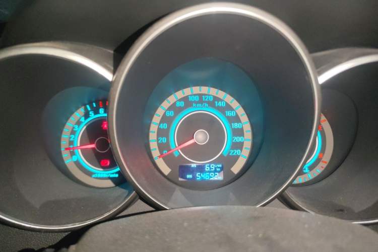 Used CHANGAN Eado 2013 1.6L Manual Elite Model China IV Standard Instrument Cluster