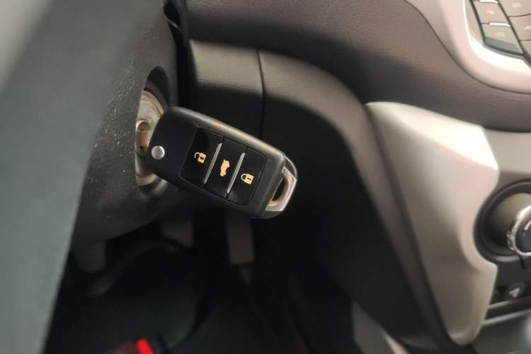 Used CHANGAN Eado 2013 1.6L Manual Junkuo Model China IV Standard Interior 1