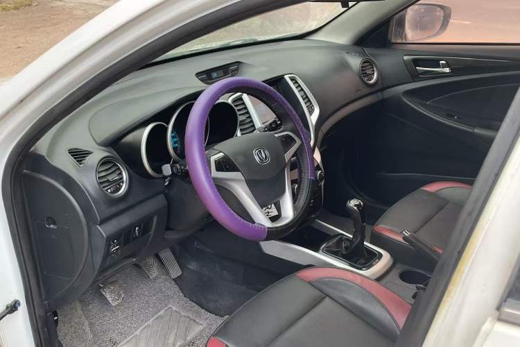 Used CHANGAN Eado 2013 1.6L Manual Junkuo Model China IV Standard Interior 1