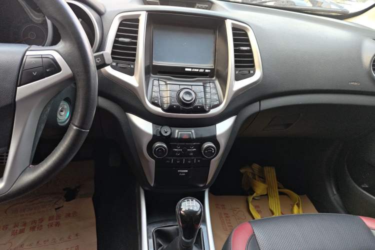 Used CHANGAN Eado 2013 1.6L Manual Junkuo Model China IV Standard Interior 2