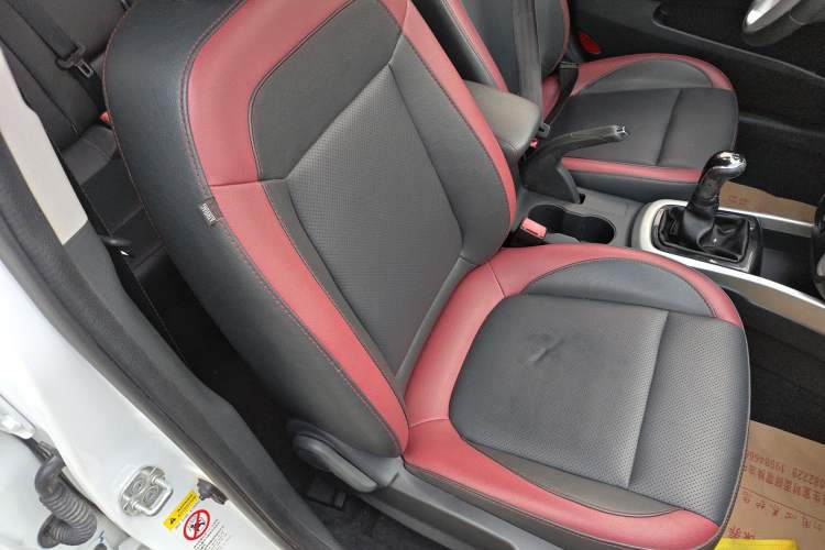 Used CHANGAN Eado 2013 1.6L Manual Junkuo Model China IV Standard Interior 6