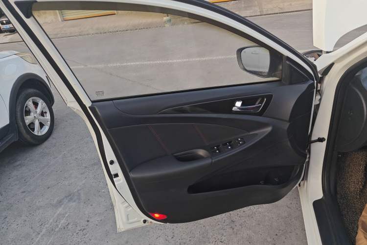 Used CHANGAN Eado 2013 1.6L Manual Junkuo Model China IV Standard Left Front Door Interior