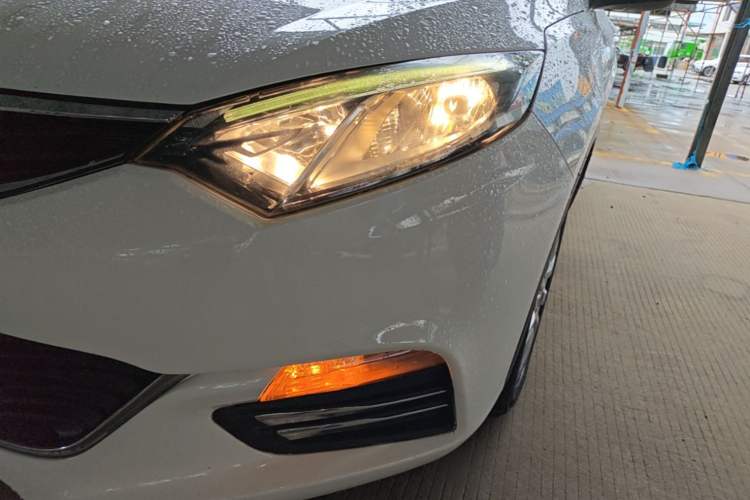 Used CHANGAN Eado 2013 1.6L Automatic ZhiKu Model China IV Standard Left Front Headlight