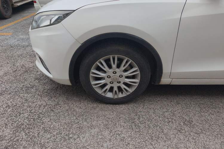 Used CHANGAN Eado 2013 1.6L Manual Junkuo Model China IV Standard Left Front Wheel Hub