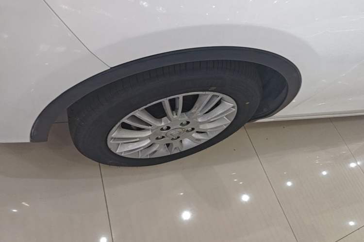 Used CHANGAN Eado 2013 1.6L Manual ZhiKu Model China IV Standard Left Front Wheel Hub