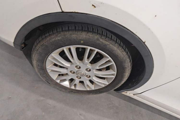 Used CHANGAN Eado 2013 1.6L Automatic ZhiKu Model China IV Standard Left Front Wheel Hub