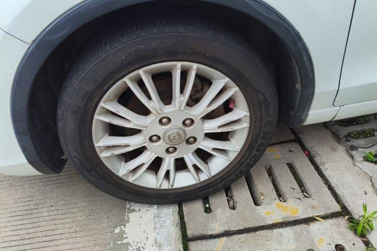 Used CHANGAN Eado 2013 1.6L Manual Junkuo Model China IV Standard Left Front Wheel Hub