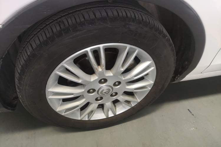 Used CHANGAN Eado 2013 1.6L Automatic Junku Model China IV Standard Left Front Wheel Hub
