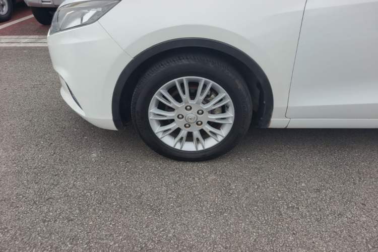 Used CHANGAN Eado 2013 1.6L Automatic Junku Model China IV Standard Left Front Wheel Hub
