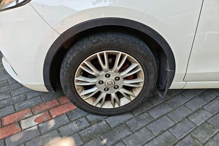Used CHANGAN Eado 2013 1.6L Manual Junkuo Model China IV Standard Left Front Wheel Hub
