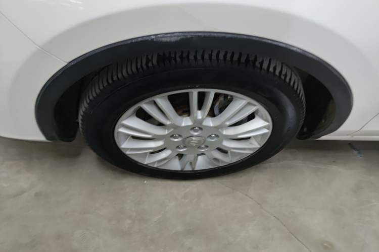 Used CHANGAN Eado 2013 1.6L Automatic Junku Model China IV Standard Left Front Wheel Hub