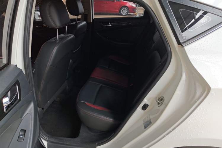 Used CHANGAN Eado 2013 1.6L Automatic ZhiKu Model China IV Standard Left Rear Seat