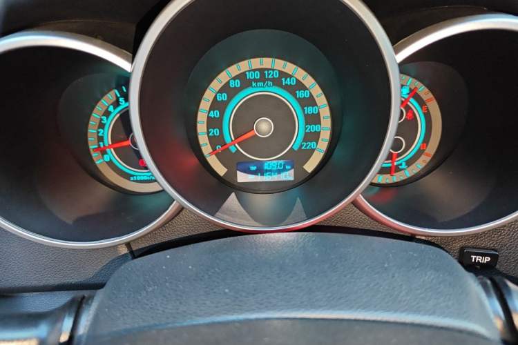 Used CHANGAN Eado 2013 1.6L Manual Junkuo Model China IV Standard Odometer Close Up
