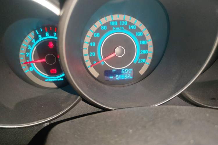 Used CHANGAN Eado 2013 1.6L Manual Elite Model China IV Standard Odometer Close Up