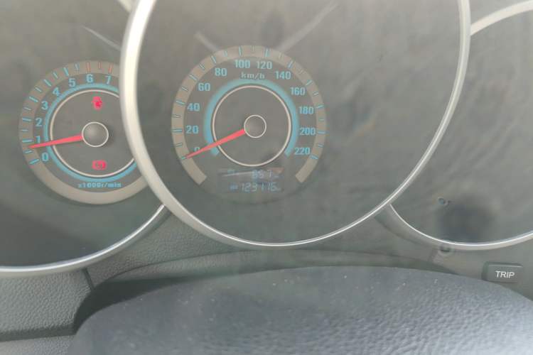 Used CHANGAN Eado 2013 1.6L Manual Junkuo Model China IV Standard Odometer Close Up