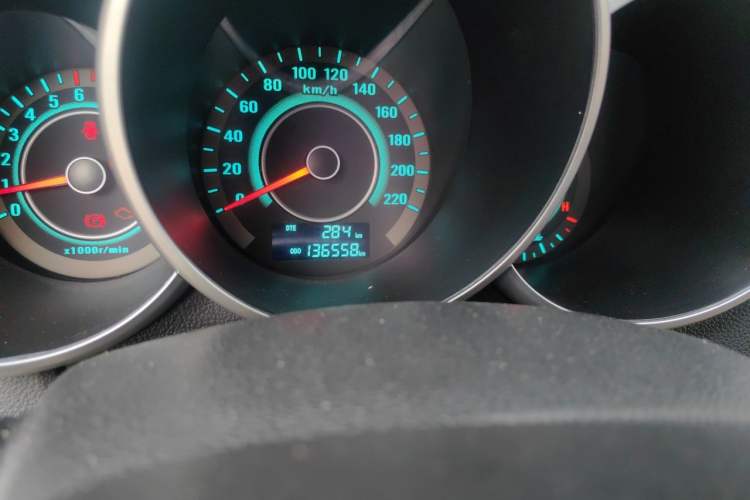 Used CHANGAN Eado 2013 1.6L Manual Luxury Model China V Standard Odometer Close Up